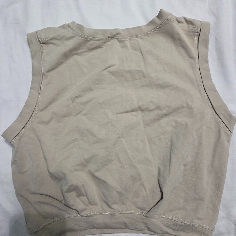 Arrive Guide Tank Top - Picture 2 of 2